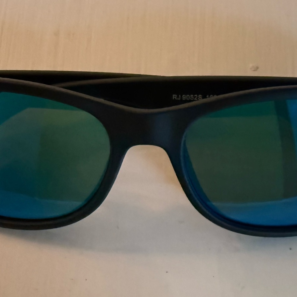 Ray-Ban Junior Wayfarer Black Frame Sunglasses - Picture 2 of 7